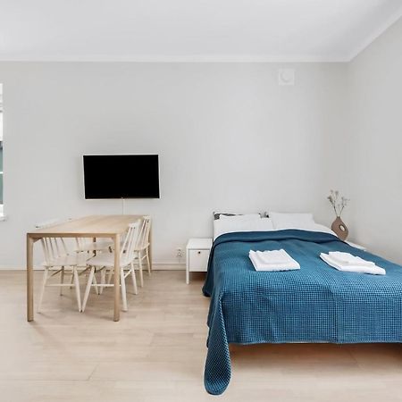 Wehost Modern Scandinavian Studio In Trendy Kallio Helsínquia Exterior foto